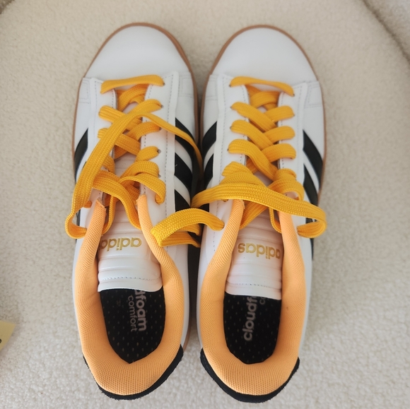 ADIDAS GRAND COURT ALPHA Womens Shoes Sneakers size 9 White Flash Orange - Picture 4 of 9